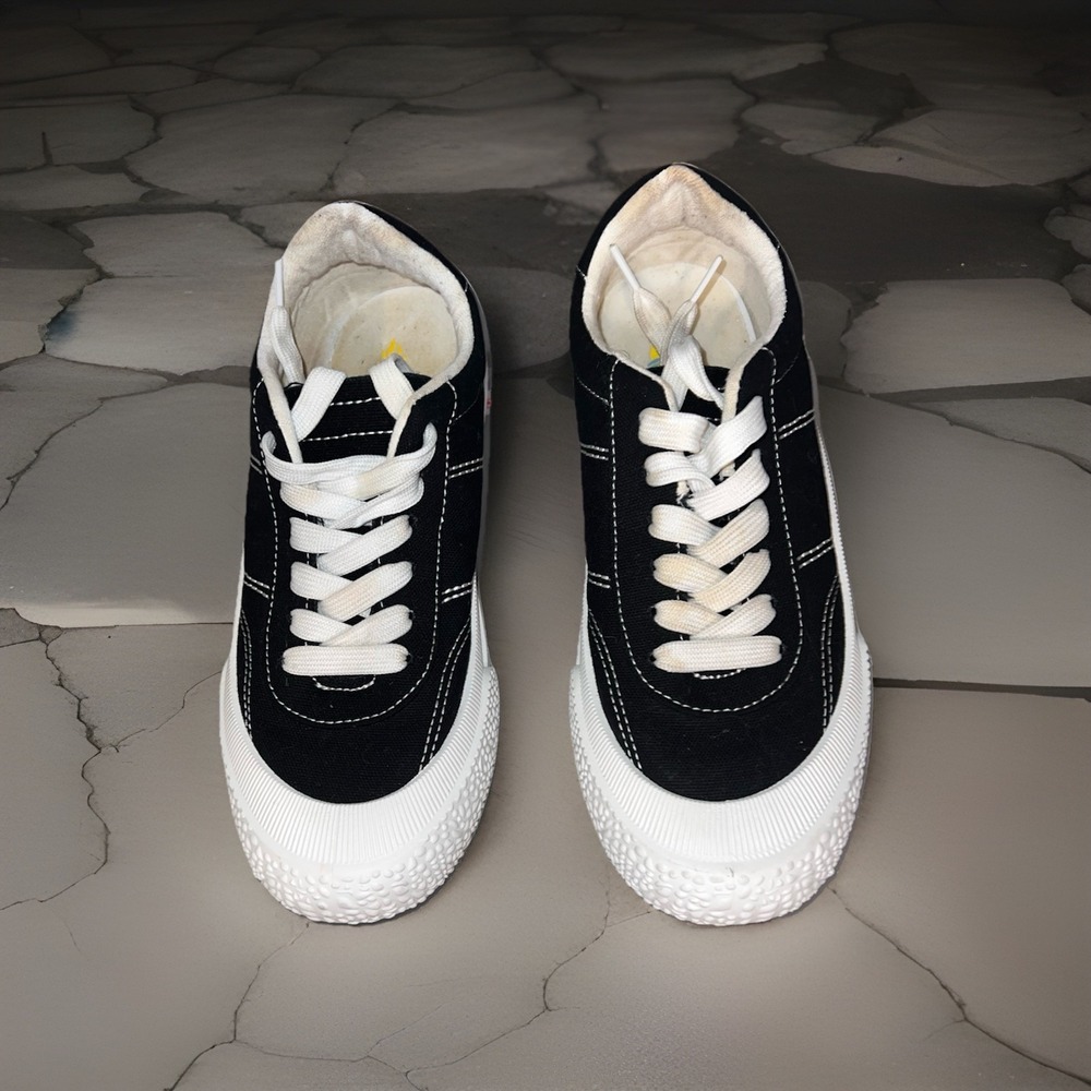 ALOHA ISLAND MARSHA WOMENS LACE UP‎ BLACK WHITE SNEAKERS SIZE 9 SUMMER SKATER